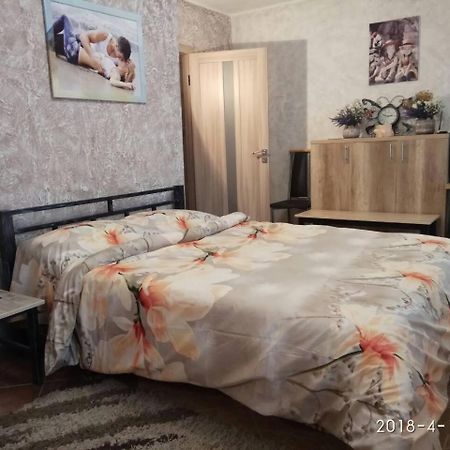 Apartment On Sobornaya 58 Khmel'nyts'kyy Ngoại thất bức ảnh